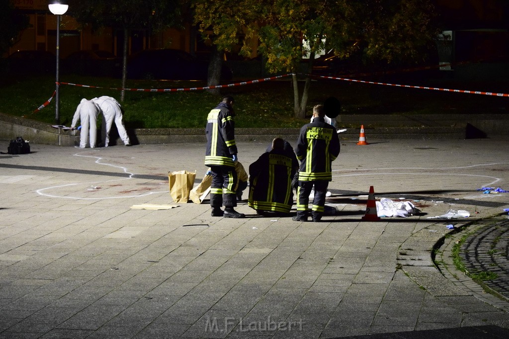 Einsatz BF Messerstecherei Koeln Neustadt Nord Eberplatz Platzmitte P209.JPG - Miklos Laubert